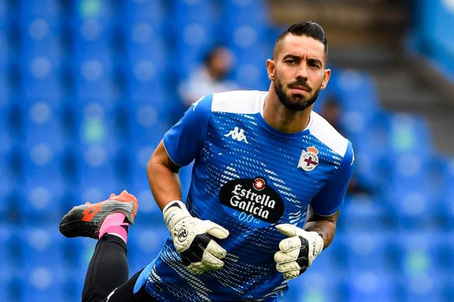 Ian Mackay durante el calentamiento de un partido del Deportivo (Foto: RCD).