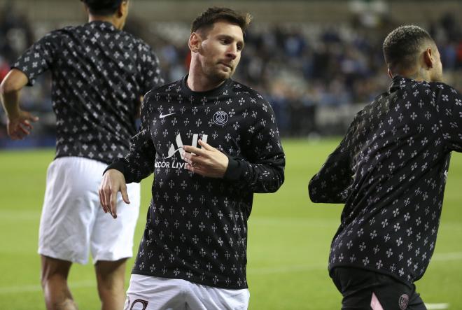 Messi en un calentamiento con el PSG (Foto: Cordon Press).