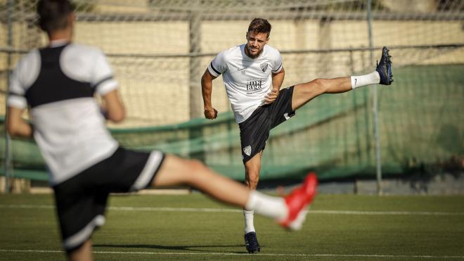 Genaro, en un entrenamiento del Málaga en el campo de la Federación (Foto: MCF).