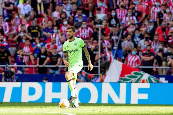 Íñigo Martínez, ante el Atlético en el Wanda Metropolitano (Foto: LaLiga).