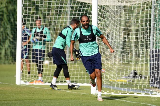 Fali, durante un entrenamiento con el Cádiz.