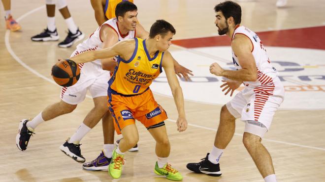 Valencia Basket muestra su solidez en Manresa (69-89)