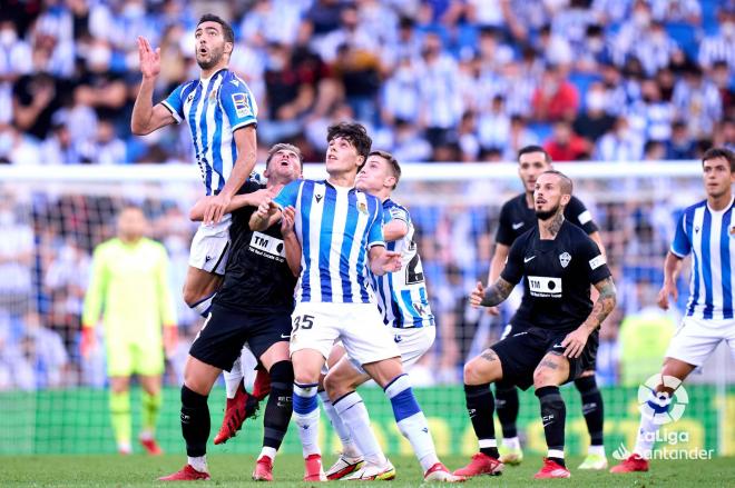 Lance del partido entre la Real Sociedad y el Elche (Foto: LaLiga).