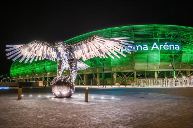 El águila del Ferencvaros en el Groupama Arena.