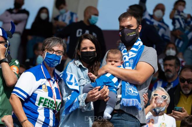 Familia deportivista en el estadio Reina Sofía (Foto: RCD).