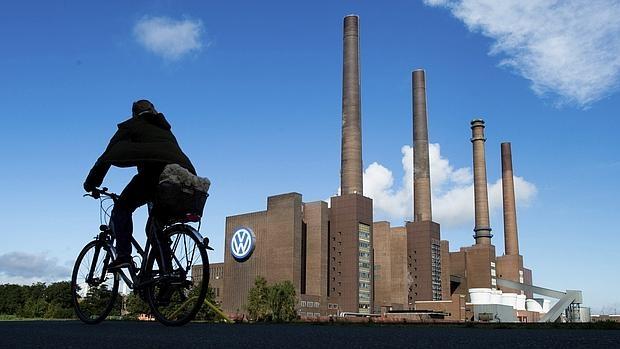 La fábrica de Volkswagen, en pleno centro de Wolfsburgo (Foto: EFE)