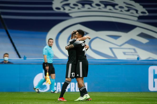 Los jugadores del Sheriff celebran el primer gol en el Santiago Bernabéu (Foto: Cordon Press).