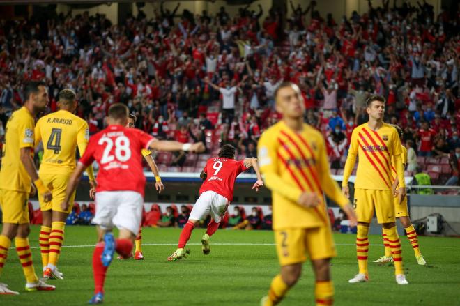 Darwin Núñez celebra su gol en el Benfica-Barcelona (Foto: Cordon Press).