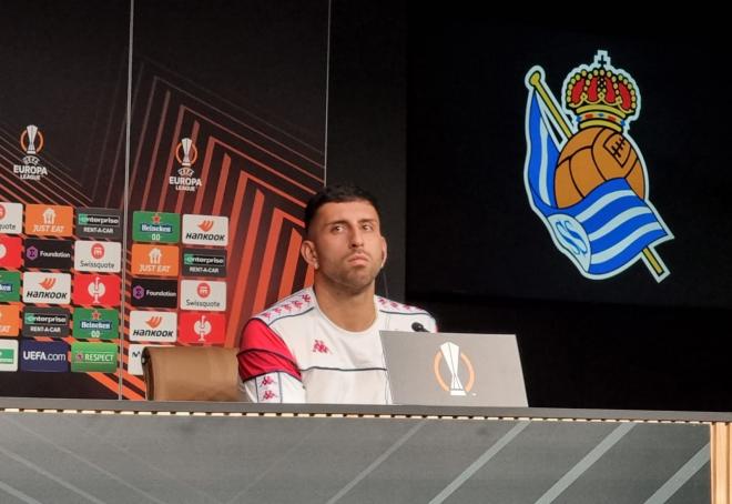 Maripán, en la rueda de prensa en el Reale Arena.