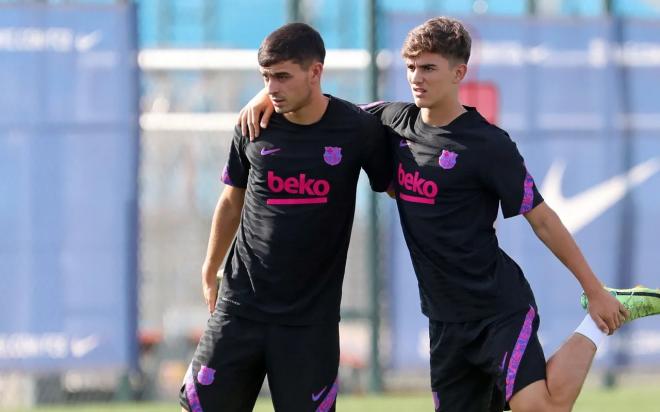 Pedri y Gavi, bajo las órdenes de Koeman, en una sesión del Barcelona (Foto: FCB).