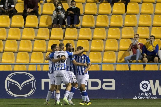 Los jugadores del Sanse celebran un gol en Santo Domingo (Foto: LaLiga).