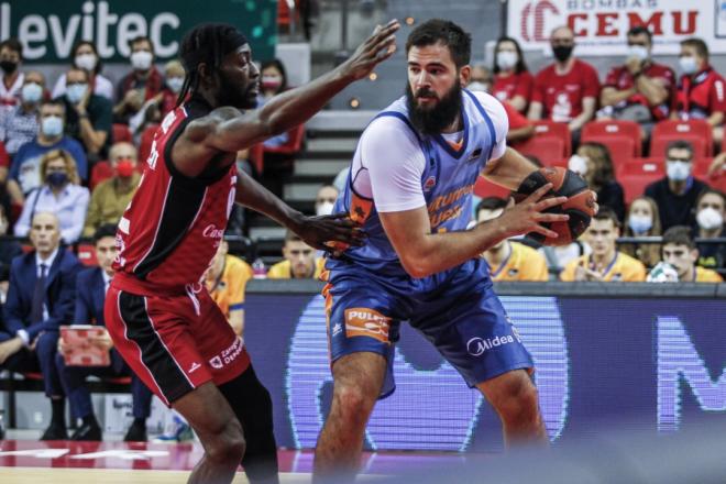 El Valencia Basket se sobrepone a la bajas y gana con un Dubljevic histórico