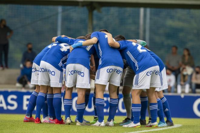 Jugadores del Juvenil A del Real Oviedo en una arenga antes de un partido (Foto: RO)