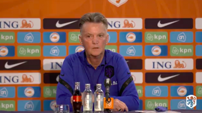 Van Gaal, seleccionador de Países Bajos, en una rueda de prensa en los partidos clasificatorios para el Mundial.
