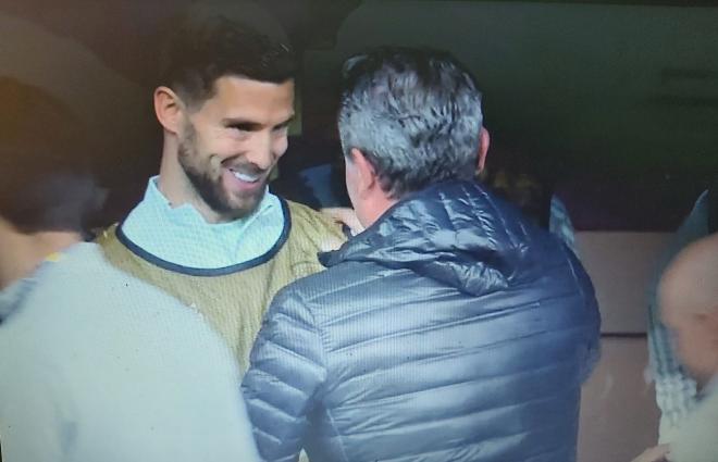 La sonrisa de Luis Enrique con Iñigo Martínez en el gol de Ferran... con asistencia de Oyarzabal.