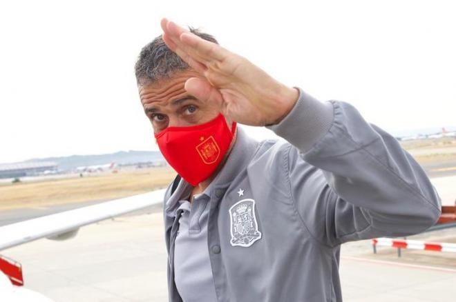 Luis Enrique en un viaje de la selección absoluta de España (Foto: RFEF).