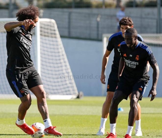 Marcelo y Mendy, en una sesión del Real Madrid (Foto: RM).