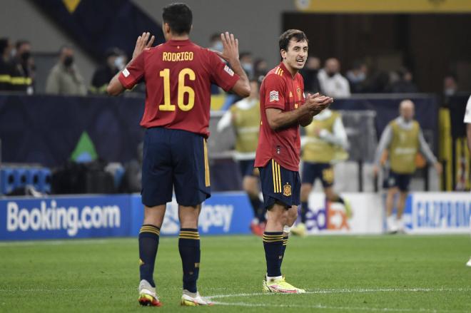 Rodri y Oyarzabal, tras un gol de Francia a España (Foto: Cordon Press).
