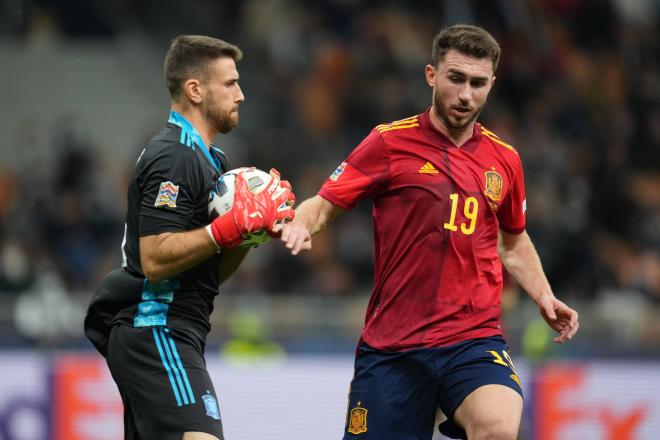 Laporte y Unai Simón ante Francia (Foto: Cordon Press).