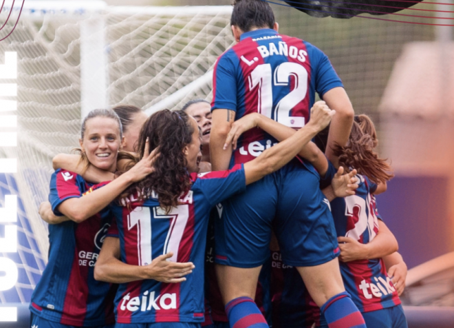 Levante Femenino celebra un gol en el derbi. (Foto: Levante UD)