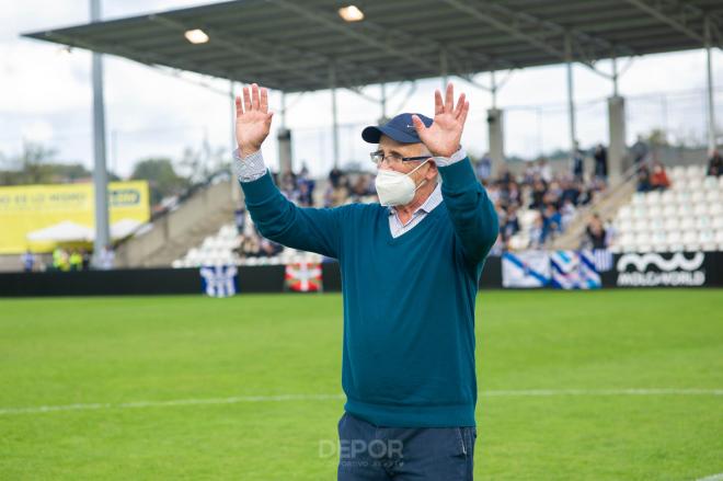 Javier Irureta tras ser homenajeado en el Stadium Gal (Foto: RCD).