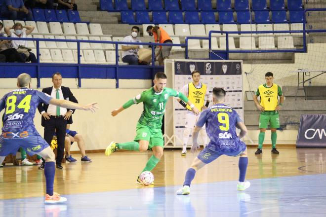 Enfrentamiento del CD UMA Antequera contra el Alzira.