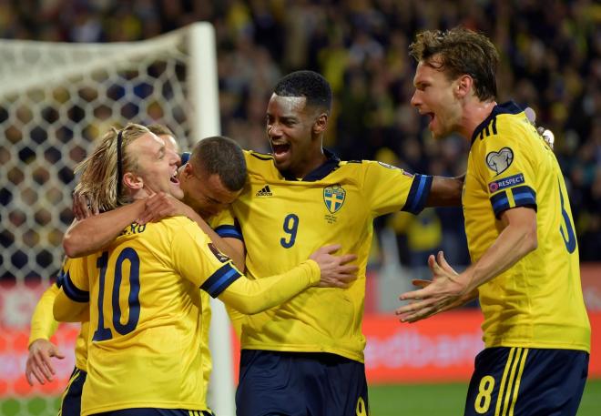 Los jugadores de Suecia celebran uno de los goles (FOTO: EFE).
