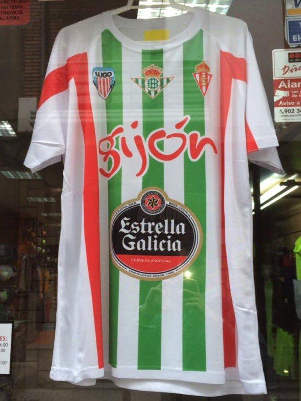 La camiseta que mezcla al Betis con el Sporting y el Lugo (Foto: @JotaUveEle).