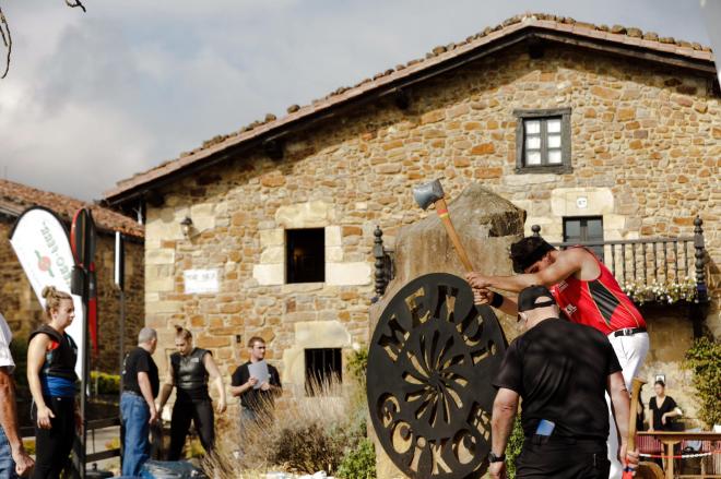 Organizada por Basque Sports, la competición 5 Kirol se ha llevado a cabo con parejas mixtas.