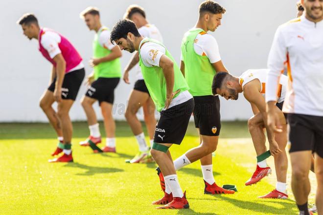 Soler y Gayà altas para el Camp Nou, Correia no trabajó con el grupo (Foto: Valencia CF)