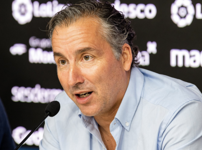 Javier Pereira, nuevo entrenador del Levante, pierde a Roger para el partido