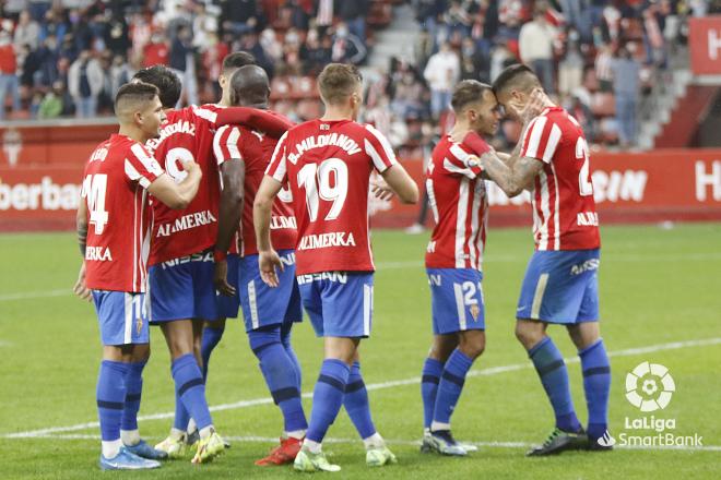 Djuka celebra con Fran Villalba su gol (Foto: LaLiga).