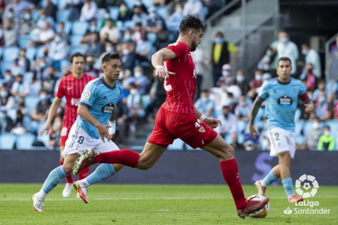 Rafa Mir en la jugada del único gol del Celta - Sevilla (Foto: LaLiga)