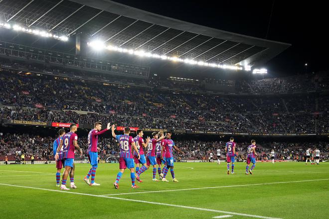 Los jugadores del Barça celebran un gol en el Camp Nou ante el Valencia (Foto: Cordon Press).
