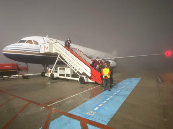 El avión del Sevilla no puede volar por la niebla. (Foto: SFC).