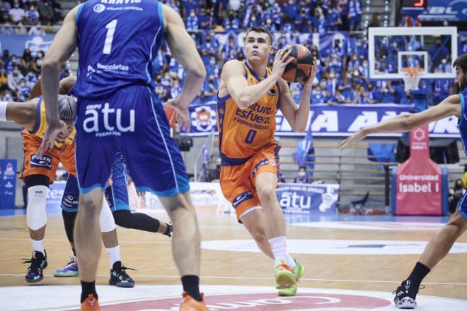 Sudada y peleada victoria del Valencia Basket en Burgos (65-69)