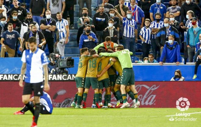 Los jugadores del Betis celebrando el gol (Foto: LaLiga)
