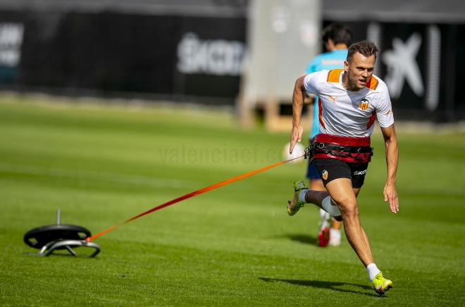 Cheryshev, uno de los lesionados, en un entrenamiento Valencia CF (Foto: Valencia CF)