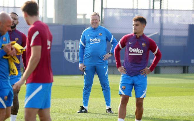 Ronald Koeman, durante un entrenamiento del Barça (Foto: FCB).