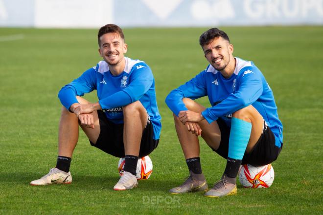 Rafa de Vicente y Alberto Quiles sonrientes durante un entrenamiento (Foto: RCD).