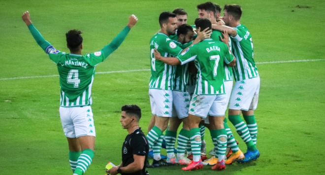 El Betis Deportivo celebra su gol ante el Algeciras. (Foto: RBB).
