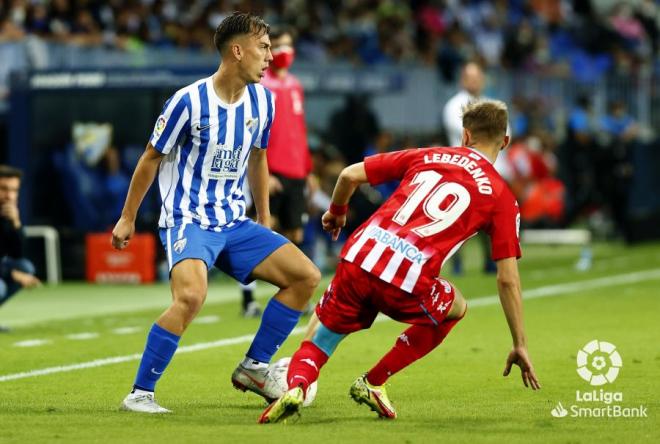 Paulino, en una jugada del Málaga-Lugo (Foto: LaLiga).