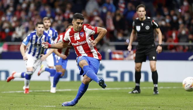 Luis Suárez, en la acción del penalti (Foto: Atlético de Madrid).