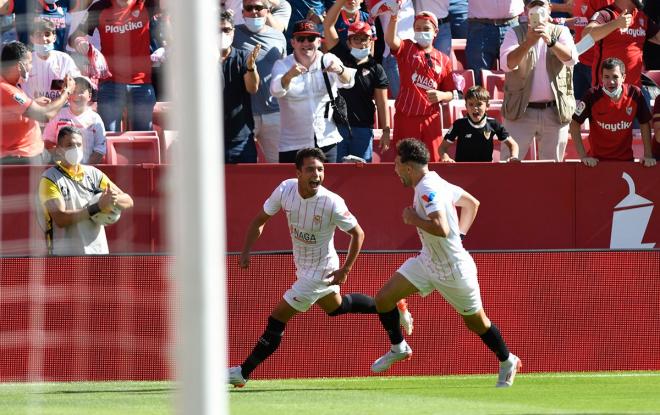 Óliver Torres celebra su gol ante el Levante (Foto: Kiko Hurtado).
