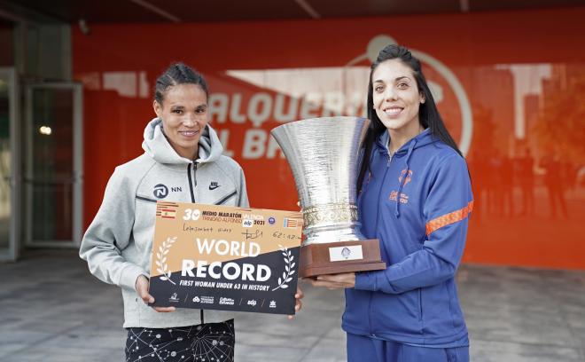 Cristina Ouviña y Letesenbet Gidey, reinas del deporte en València