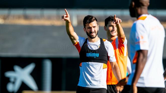 Gayà y Guillamón señalan al Villamarín como Correia (Foto: Valencia CF)