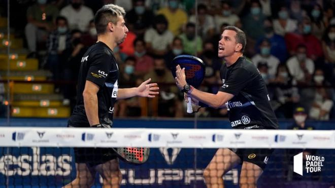 Paquito Navarro y Martín Di Nenno celebran un punto en la final del Córdoba Open (Foto: World Pádel Tour).