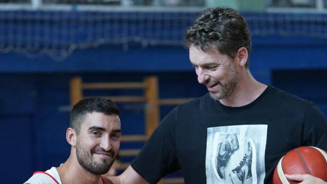 La foto de Jaime Fernández con Pau Gasol (Foto: FEB).