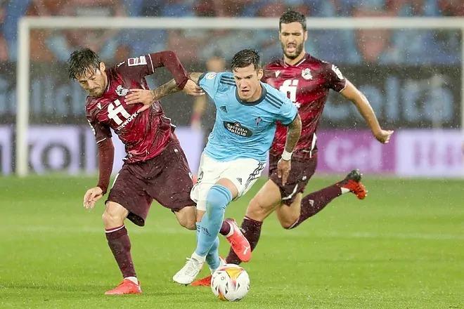 Santi Mina, durante el Celta Real Sociedad (Foto: EFE).