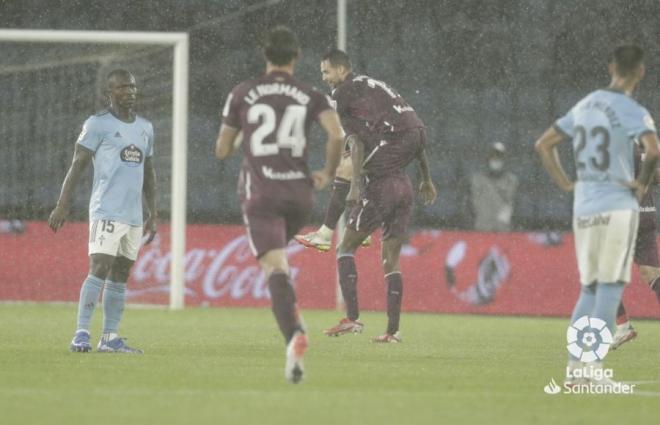 Isak celebra su gol en Balaídos (Foto: LaLiga)